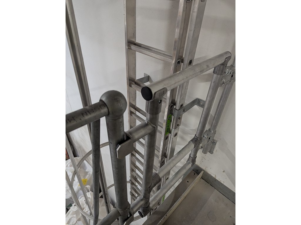 Vægmonteret dør til repos