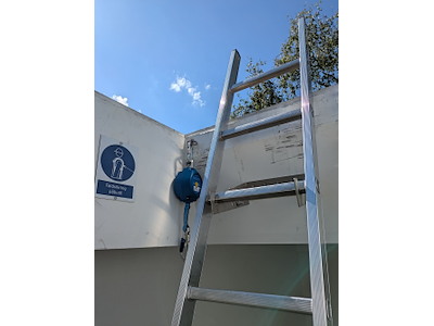 Ovenlysadgang med stigeholder | Faldhøjde over 3,5 m